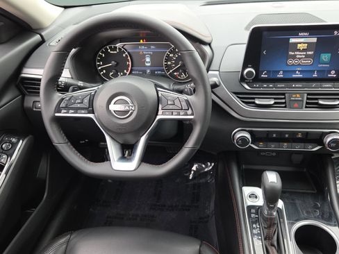Used 2024 Nissan Altima 2.5 SR image 25