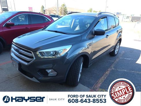 Used 2017 Ford Escape SE w/ Equipment Group 201A image 1