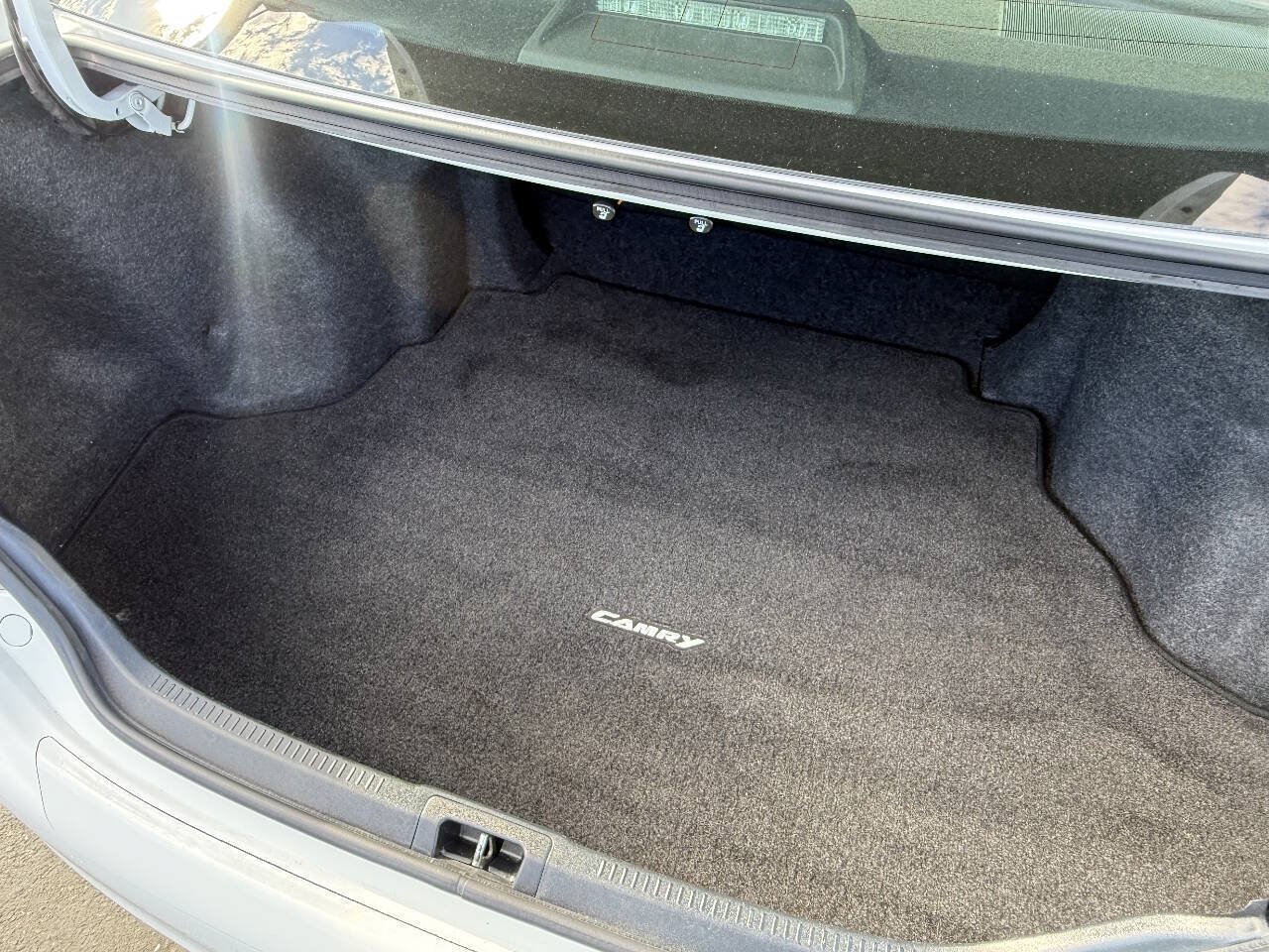 Used 2012 Toyota Camry SE FWD image 11