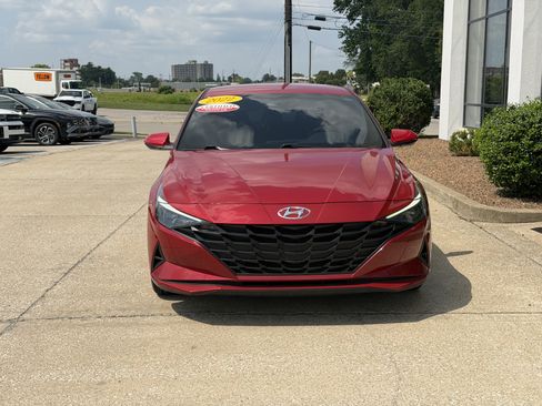 Certified 2022 Hyundai Elantra SEL FWD image 13