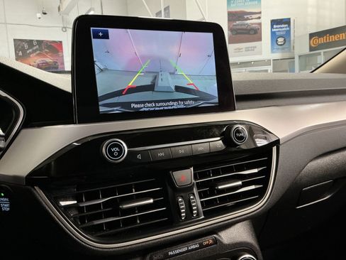 Used 2020 Ford Escape SE image 27