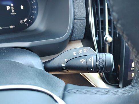 New 2026 Volvo XC90 B6 Plus w/ Protection Package Premier image 18