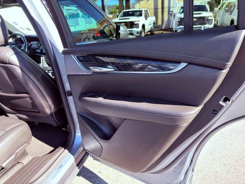 Used 2024 Cadillac XT6 Premium Luxury image 13