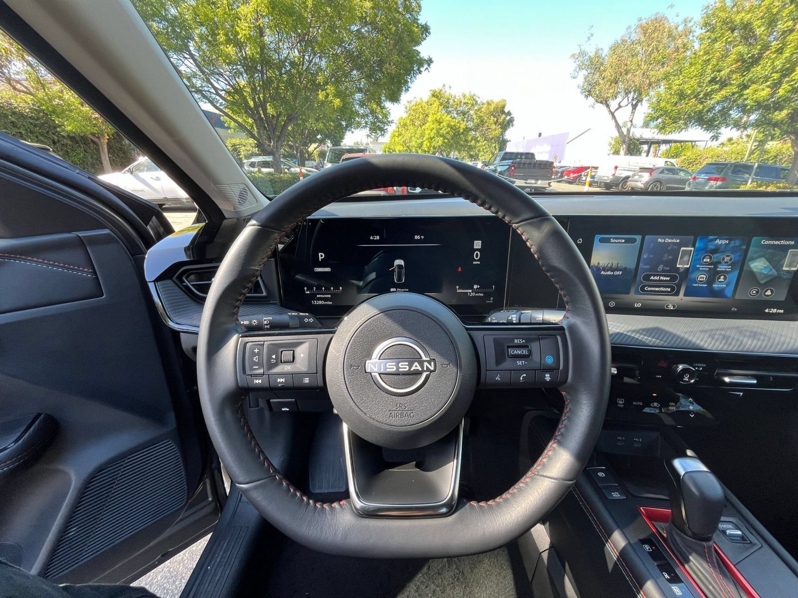 Used 2026 Nissan Kicks SR AWD/4WD image 32