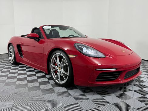 Used 2018 Porsche 718 Boxster S image 7