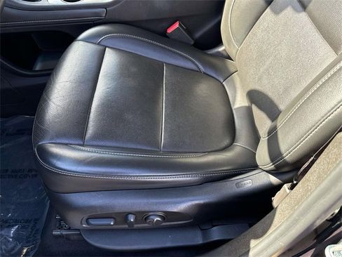 Used 2022 GMC Acadia SLT w/ Technology Package image 16