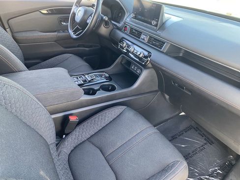 Certified 2023 Honda Pilot Sport image 10