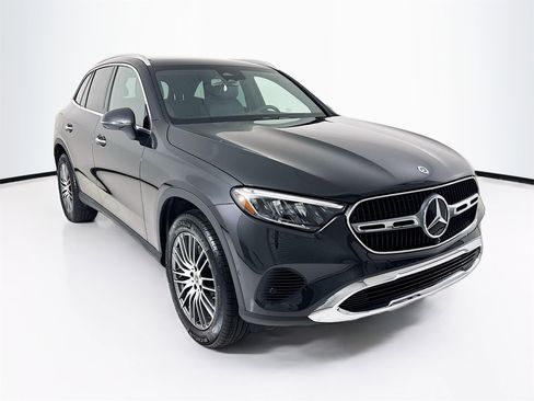 Used 2026 Mercedes-Benz GLC 300 image 1