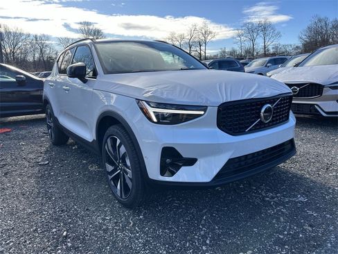 New 2025 Volvo XC40 B5 Plus w/ Protection Package Premier image 2