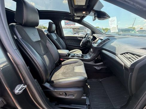 Used 2020 Ford Edge ST w/ Equipment Group 401A AWD/4WD image 23