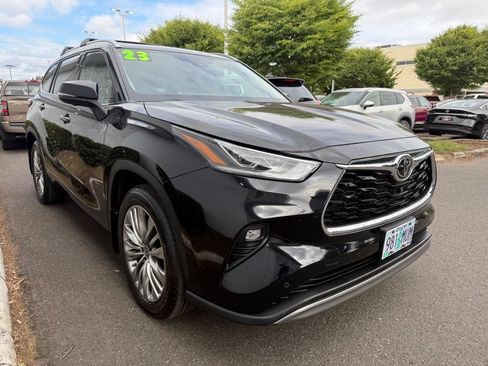 Used 2023 Toyota Highlander Platinum AWD/4WD image 5