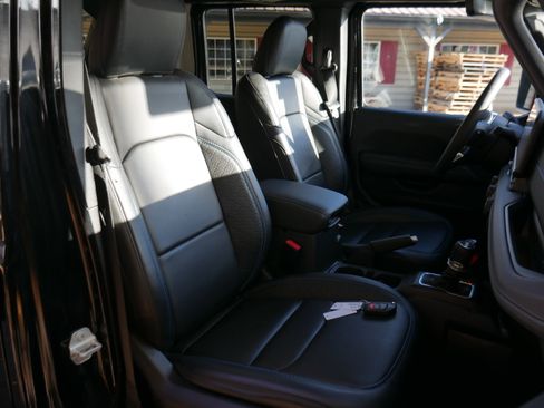 Used 2024 Jeep Wrangler High Altitude image 33