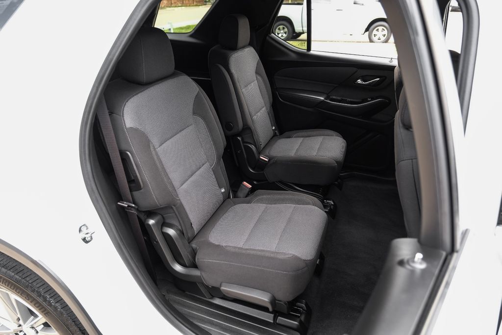 Used 2023 Chevrolet Traverse LT AWD/4WD image 41