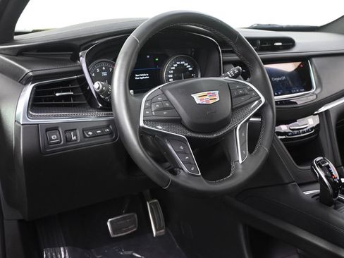 Certified 2025 Cadillac XT5 Sportv w/ Technology Package AWD/4WD image 12