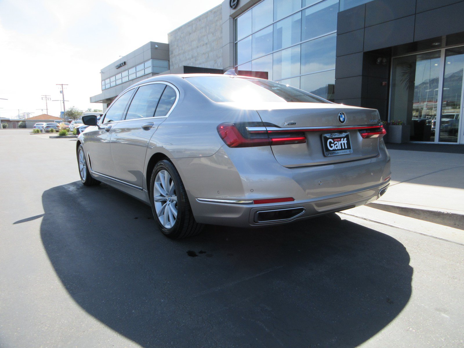 Used 2020 BMW 750i xDrive w/ Interior Design Package AWD/4WD image 5