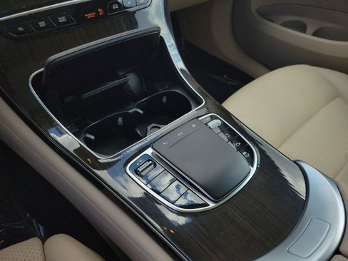 Certified 2022 Mercedes-Benz GLC 300 image 21