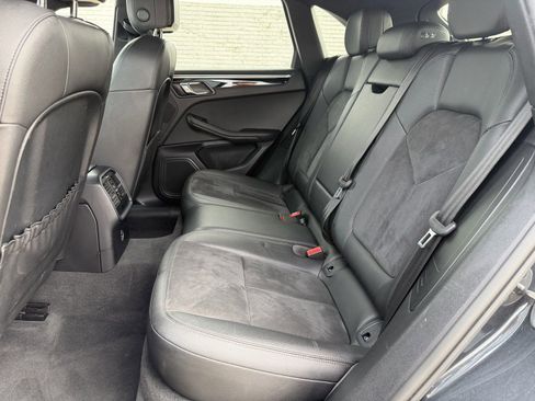 Used 2020 Porsche Macan image 22