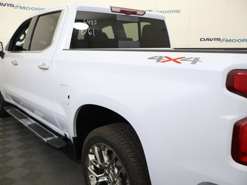 New 2026 Chevrolet Silverado 1500 LTZ w/ LTZ Premium Package AWD/4WD image 11