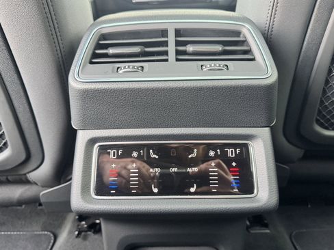 Used 2022 Audi e-tron Premium Plus w/ Premium Plus Package image 20