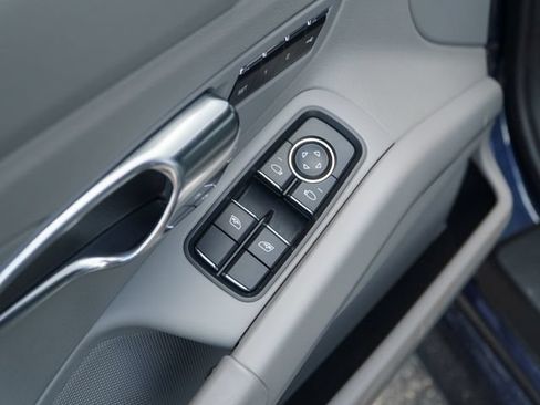 Certified 2016 Porsche Cayman RWD image 17