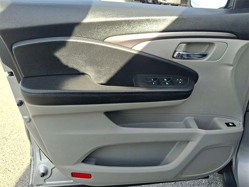 Used 2021 Honda Pilot EX image 13