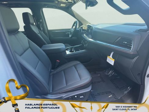 New 2026 Chevrolet Suburban RST image 39