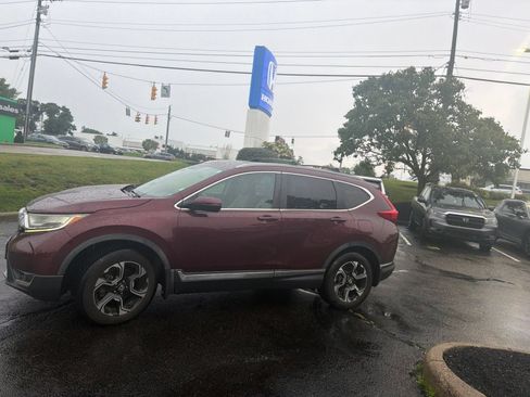 Used 2017 Honda CR-V Touring image 3