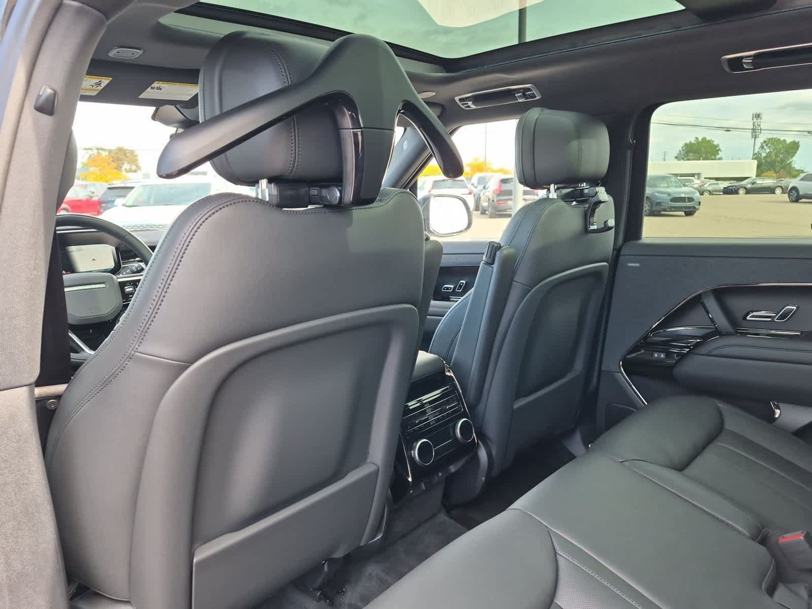 New 2027 Land Rover Range Rover Sport SE AWD/4WD image 18