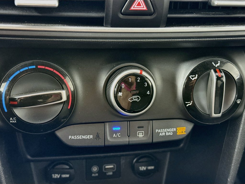 Used 2018 Hyundai Kona SEL FWD image 17