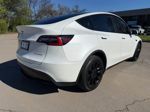 Used 2021 Tesla Model Y Long Range image 23
