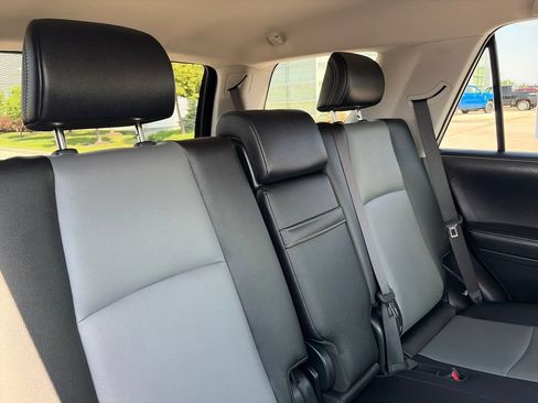 Used 2018 Toyota 4Runner SR5 Premium AWD/4WD image 31