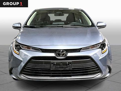 Used 2025 Toyota Corolla LE image 4