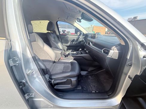 Used 2018 MAZDA CX-5 Touring FWD image 11