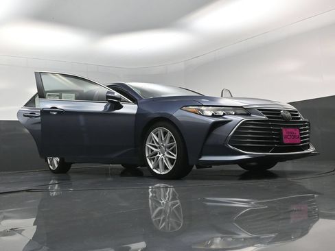 Used 2019 Toyota Avalon XLE w/ Moonroof Package FWD image 28