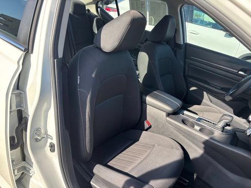 Used 2025 Nissan Altima 2.5 SV FWD image 35