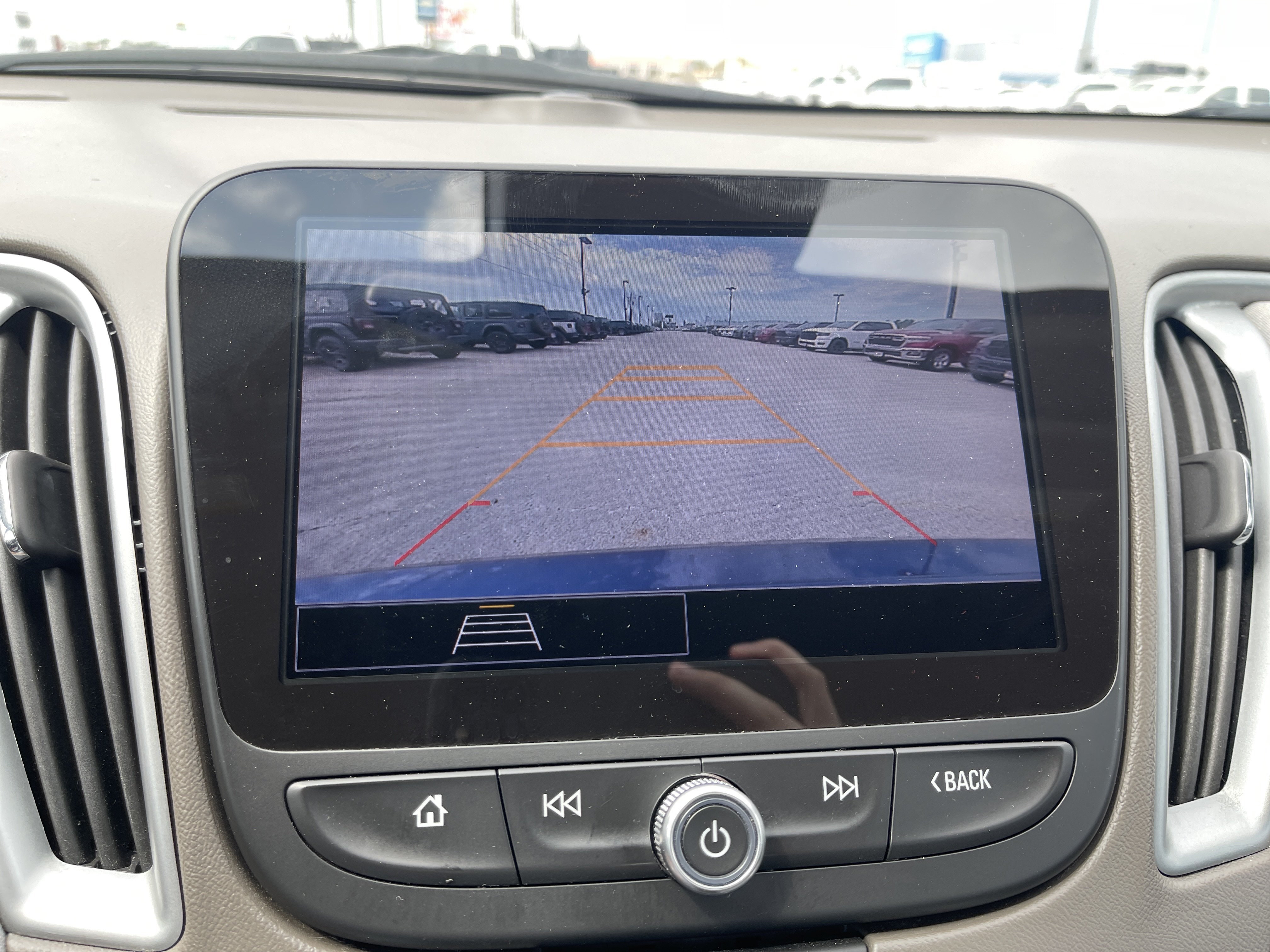 Used 2025 Chevrolet Malibu LT FWD image 23