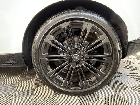 Used 2023 Land Rover Range Rover Long Wheelbase SE AWD/4WD image 19