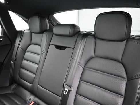 New 2026 Porsche Macan image 6