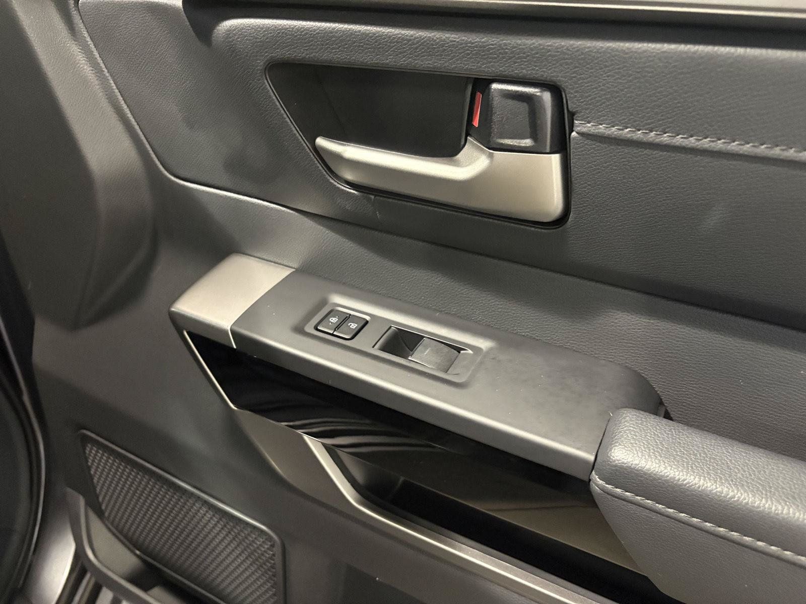Used 2024 Toyota Tundra Limited AWD/4WD image 43