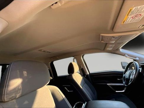 Used 2021 Nissan Titan SV w/ SV Convenience Package image 19