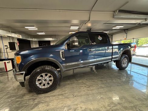 Used 2017 Ford F350 Lariat w/ Lariat Ultimate Package AWD/4WD image 7