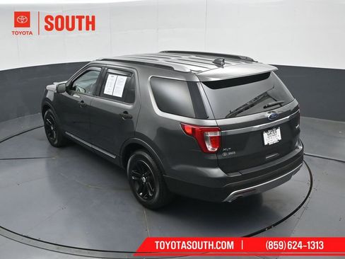 Used 2017 Ford Explorer XLT w/ Equipment Group 202A FWD image 54