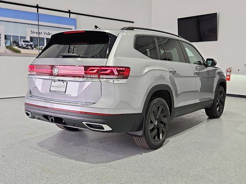 New 2026 Volkswagen Atlas SE FWD image 4