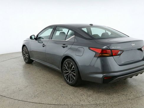 Used 2025 Nissan Altima 2.5 SV image 6