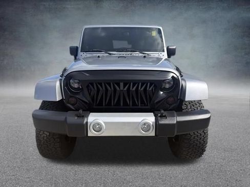 Used 2013 Jeep Wrangler Unlimited Sahara w/ Connectivity Group AWD/4WD image 3