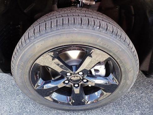 New 2025 Jeep Grand Cherokee L Limited w/ Black Appearance Package image 11