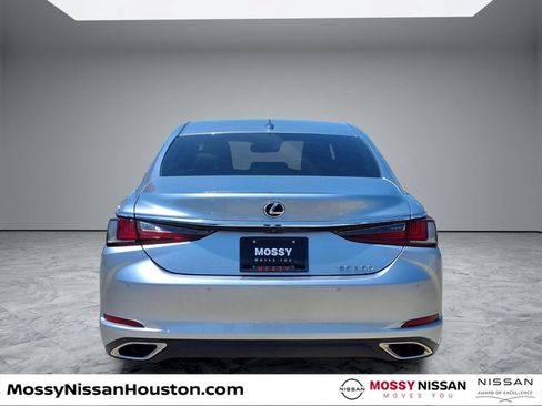 Used 2022 Lexus ES 350 w/ Premium Package FWD image 6