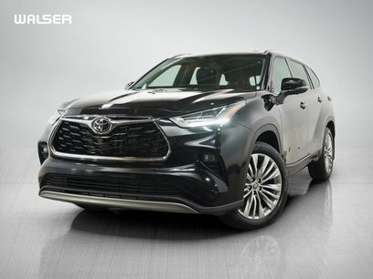 Used 2024 Toyota Highlander Platinum