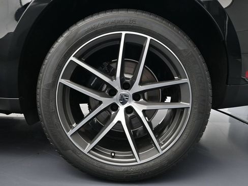 Certified 2026 Porsche Macan AWD/4WD image 26