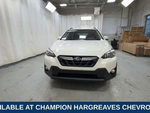 Used 2023 Subaru Crosstrek 2.0i Premium image 3